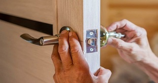 Установка и замена дверной ручки в Липецке от 281 руб. – Мастер24, монтаж фурнитуры, недорого