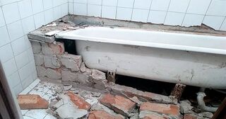 Демонтаж ванны в Липецке от Мастер24 — быстро, недорого, вывоз старой ванны от 1039 руб.